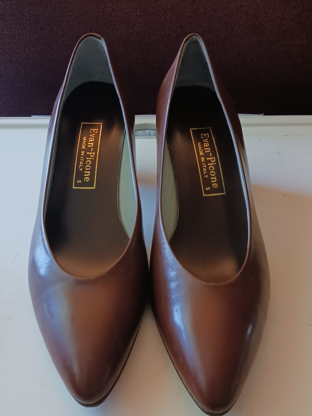 Evan Picone Brown Pointed Leather Pumps